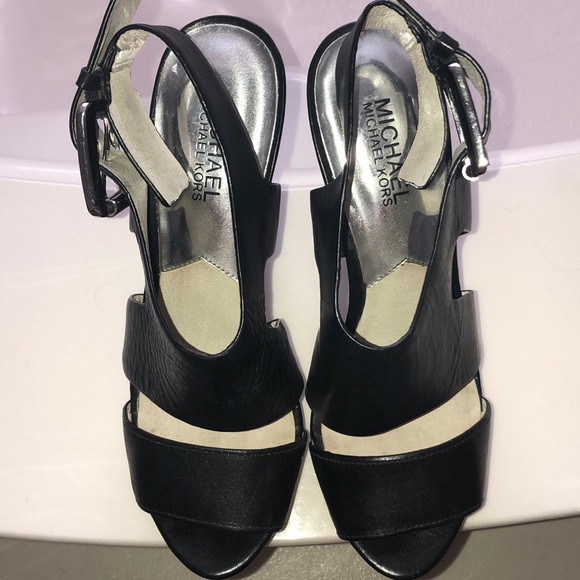 Authentic MICHAEL Michael Kors Black heels. - Picture 7 of 8